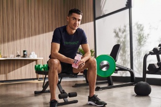 Herbalife tiếp tục là nhà tài trợ dinh dưỡng chính thức của Cristiano Ronaldo