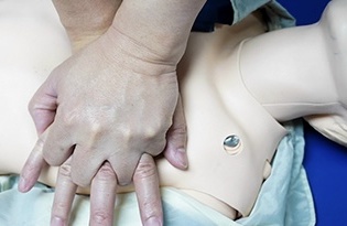 Cảnh báo nhiều trường hợp cấp cứu đuối nước sai cách