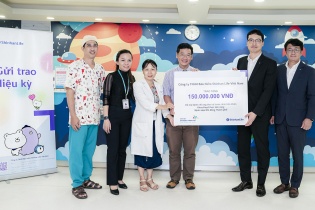 Shinhan Life Việt Nam tiếp tục đồng hành cùng bệnh nhi ung thư máu trong dịp Tết đoàn viên