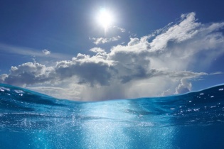 Các nhà khoa học lập kỷ lục khử mặn nước bằng năng lượng mặt trời