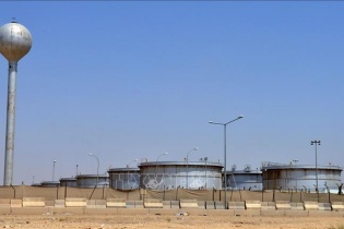 Nga và Saudi Arabia duy trì chính sách cắt giảm sản lượng dầu mỏ
