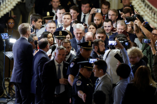 Ông Kevin McCarthy mất chức Chủ tịch Hạ viện Mỹ