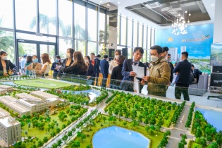 Doanh nghiệp bất động sản chạy nước rút   