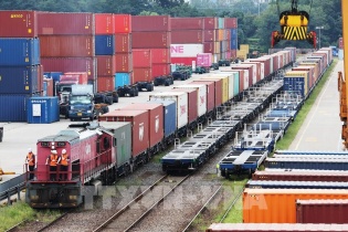 Kim ngạch thương mại toàn cầu năm 2023 ước đạt khoảng 30.700 tỷ USD