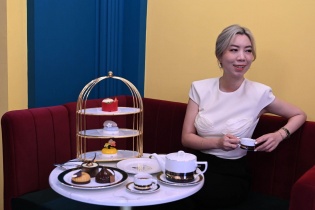 Thưởng thức tiệc trà sang trọng cùng bộ ấm chén Sứ Long Phương