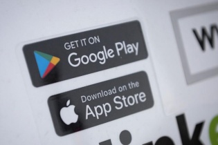 EU tiến hành điều tra kho ứng dụng của Apple và Google