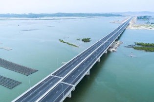 Phân cấp và giao UBND một số tỉnh làm cơ quan chủ quản đầu tư dự án đường bộ