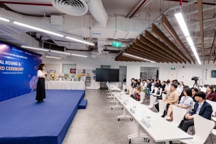 Học sinh THPT tranh tài giải bài toán kinh doanh