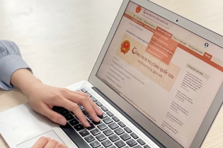 Các bộ, ngành, địa phương phải tiếp nhận, giải quyết 100% hồ sơ thủ tục hành chính qua mạng