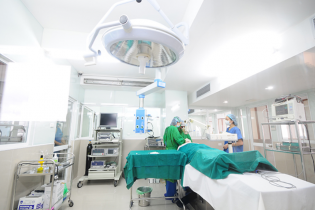 Tin mới y tế ngày 23/6: Điều trị thành công u ác tính nhờ phát hiện sớm