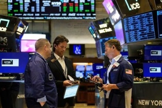 Tài sản của giới siêu giàu toàn cầu tăng mạnh nhờ chứng khoán