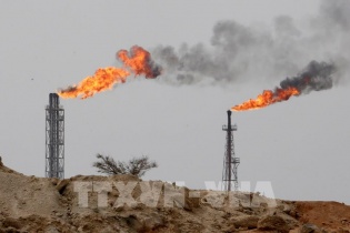 OPEC+ duy trì chính sách cắt giảm sản lượng dầu