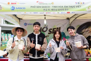 Thực khách Hàn "chạm" tinh hoa ẩm thực Việt