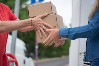 Dừng miễn thuế hàng hoá nhập khẩu dưới 1 triệu đồng gửi qua chuyển phát nhanh từ ngày 18/2/2025