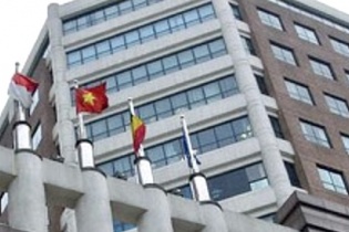 Đảo nợ qua lại bằng trái phiếu, I.P.A đẩy gánh nặng về tương lai