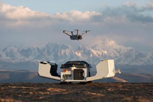 DJI Dock 3 cung cấp giải pháp doanh nghiệp "Drone in a Box" cho các hoạt động từ xa 24/7