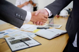 Sửa đổi, bổ sung quy định về nhà đầu tư nước ngoài mua cổ phần của tổ chức tín dụng Việt Nam