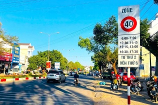 Phải xử lý dứt điểm các bất cập của hệ thống đèn tín hiệu, biển báo giao thông trong tháng 4/2025