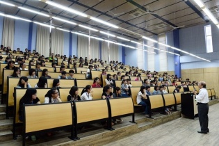 Chính phủ ban hành Nghị định quy định về chế độ, chính sách đối với chuyên gia cao cấp