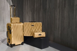 TUMI ra mắt bộ sưu tập vali và phụ kiện mạ vàng với số lượng giới hạn 
