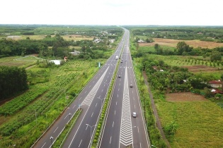 Triển khai đầu tư xây dựng 124,13 km đường cao tốc Gia Nghĩa - Chơn Thành 