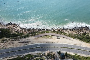 Đẩy nhanh tiến độ đầu tư xây dựng hệ thống đường bộ ven biển Việt Nam