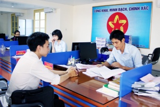 Hoàn thiện thủ tục hành chính phân cấp cho địa phương, bảo đảm sản xuất, kinh doanh thông suốt