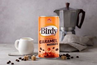 Thưởng thức Cà phê lon Birdy hương Caramel Macchiato mới vừa tỉnh, vừa chill!