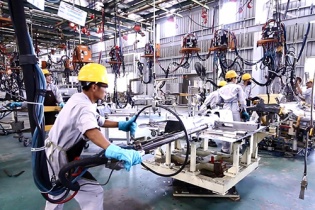 Tranh luận về chính sách cho công nghiệp ôtô