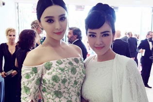Lý Nhã Kỳ sang trọng so dáng với Phạm Băng Băng