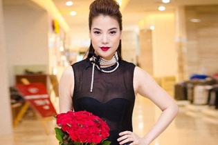 Trương Ngọc Ánh diện đầm xuyên thấu đi chấm thi