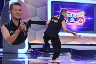 Lý Hùng nể phục màn trình diễn của võ sư một chân