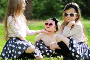 3 chị em mẫu nhí "đốn tim" người yêu thời trang