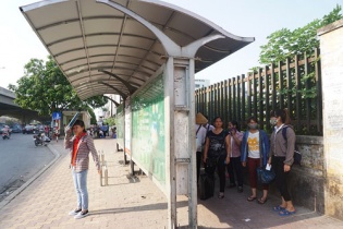 Người Hà Nội "tôi luyện" trong thời tiết nóng hơn 40 độ C