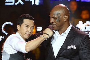 Chân Tử Đan ví nắm đấm của Mike Tyson như đoàn tàu lao đến