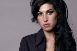 Những ca khúc chưa từng ra mắt của Amy Winehouse được công bố 