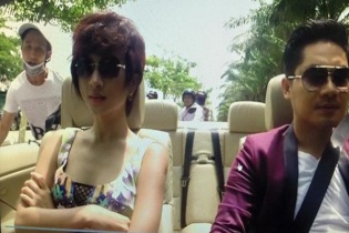 Kim Tuyến bị cướp giật táo tợn khi đóng phim trên phố 
