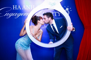 Hà Anh tổ chức lễ đính hôn theo phong cách phương Tây