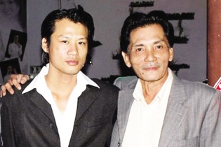 Con trai tài tử Thương Tín nói về mẹ kế trẻ hơn mình 15 tuổi