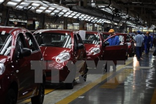 Trung Quốc: Thị trường ôtô giảm sút sau khi chứng khoán tụt dốc