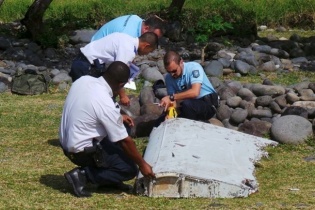 Malaysia, Trung Quốc và Australia họp về MH370 vào tháng Chín