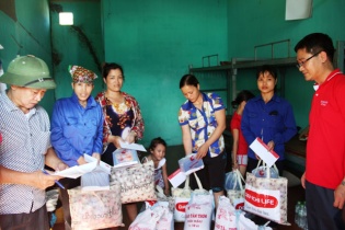 Dai-ichi Life Việt Nam chia sẻ khó khăn với đồng bào thiệt hại do mưa lũ