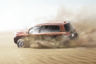 SUV Toyota Land Cruiser 2016 có giá gần 38.000 USD