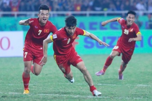 Công Vinh giành hai danh hiệu của bóng đá Đông Nam Á 2014