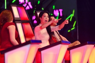 Thu Phương tranh cãi với Mỹ Tâm vì thí sinh phá cách nhạc đỏ