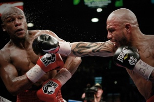 Những điểm nhấn trong sự nghiệp quyền anh nhà nghề của Mayweather 