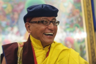 Hàng trăm tăng ni, Phật tử đón Pháp Vương Drukpa trở lại Việt Nam