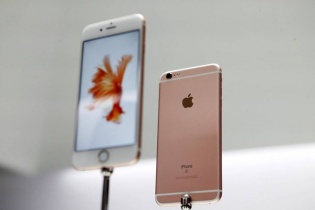 Vì sao iPhone 6S giao tới New York bị muộn?