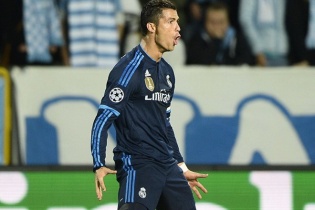Ronaldo chia sẻ gì khi cán mốc 500 bàn, san bằng kỷ lục của Raul?