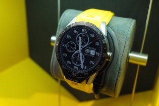 Tag Heuer ra mắt đồng hồ thông minh giá 1.500 USD